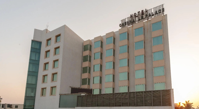 Номер Standard Hotel Chennai Le Palace