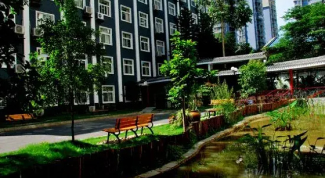 Qian Shan Holiday Hotel, Book Hotel 3-stjernede hoteller i Qianxinan, 3*