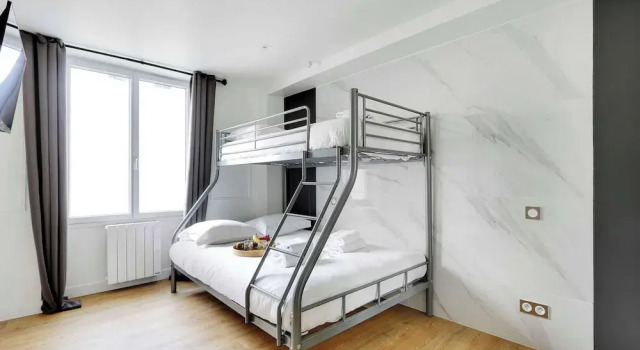 Comfortable Studio - 3P - Republique, Забронировать Апарт-отель Париж Иль-де-Франс, рядом с Станция метро Rambuteau