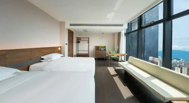 Двухместный семейный номер Standard с видом на город Jingxin SSAW Boutique Hotel