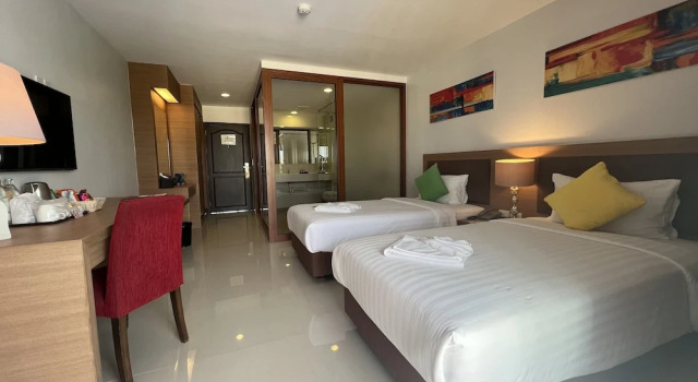 Номер Deluxe с балконом и с красивым видом из окна Riche Hua Hin Hotel