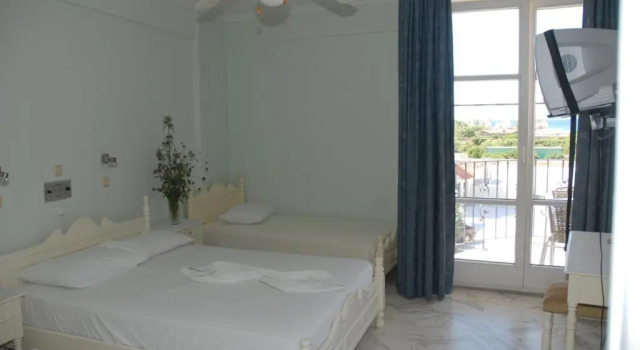 Amanda Hotel, Prenota Hotel Karlovasi Samo