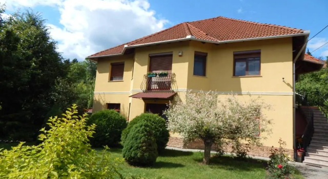 Семейные апартаменты Völgy Apartman