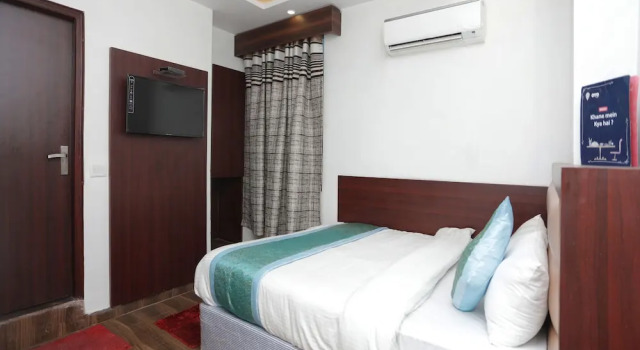 OYO 12503 Hotel Corner Point, Забронировать Отель Отели Нью-Дели с завтраком, Завтраки