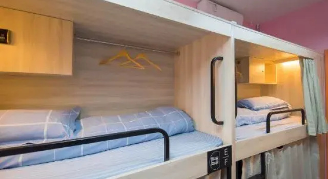 Кровать в общем номере Mijia International Youth Hostel (Shanghai People's Square)