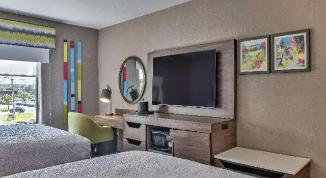 Шестиместный номер Standard Hampton Inn & Suites Keene