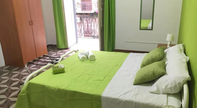 B&B Il Sole Palermo, Book Bed and Breakfast Hotels in Sicily with Parking, Parking