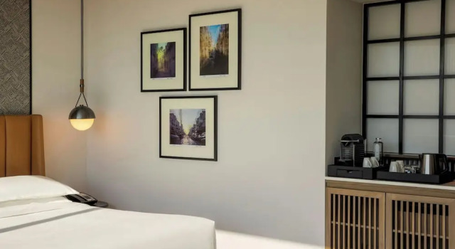 Четырёхместный клубный номер Standard с видом на город Sheraton Bahrain Hotel