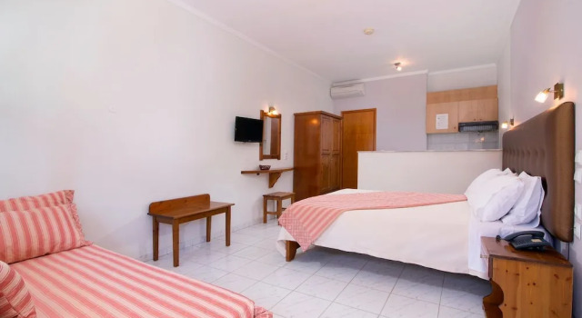 Kamelia Hotel, Rezerwuj Hotel Hotele w Tracja z parkingiem, Parking