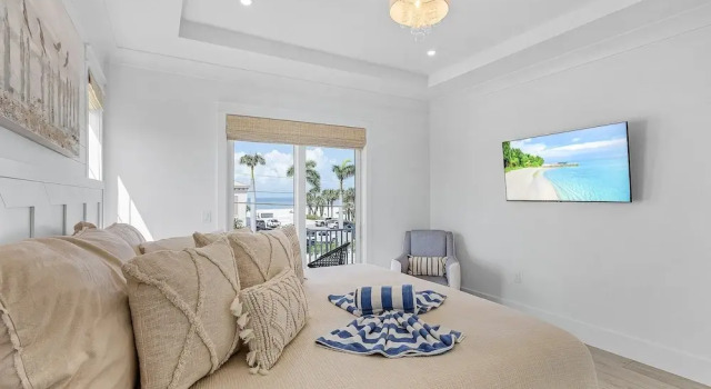 673 White Sands Retreat: Bay Views, Pool, Elevator 5 Bedroom Home