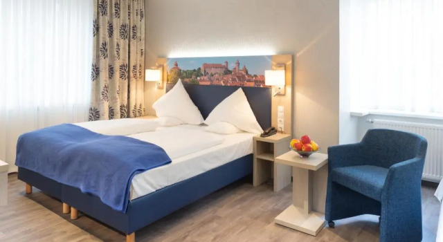 Трёхместный номер Standard Ringhotel Loews Merkur