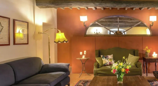 Villa in Tuscany with Organic Wine Estate, Book Villa Hotels in Arezzo with a Pool, Swimming Pool