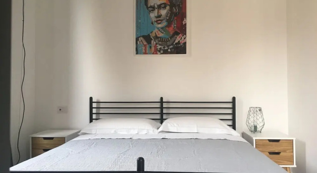 JOIVY Stylish Apt in Centre of Cernobbio, Забронировать Апартаменты/квартира Отели в центре Черноббьо, в центре