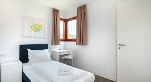 Hotel Garni am Olgaeck, Забронировать Отель Отели Штутгарта с парковкой, рядом с Церковь Стифтскирхе, Парковка