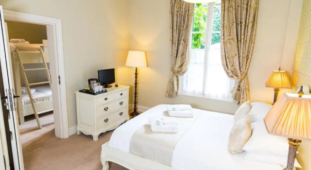 Четырёхместный номер Standard Logis Hotel De France