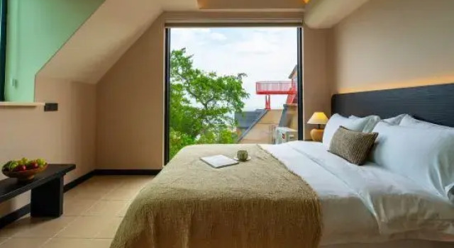 Семейный люкс с 3 комнатами с балконом и с видом на море Xi'an Scenic Apartment (MOMOO Momo Sea)