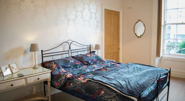 2 Bedroom Apartment in Traditional Tenement, Prenota Appartamento Hotel a Midlothian con parcheggio, Parcheggio