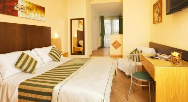 Трёхместный номер Standard Hotel "La Pensione Svizzera"