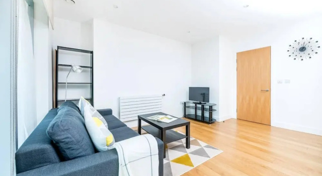 Modern 2br East London Flat, Забронировать Отель Отели Лондона 3 звезды, рядом с Каннинг Таун, 3*