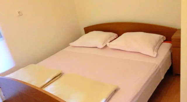 A3 - apt w. Patio, 3 min Walking From the Beach