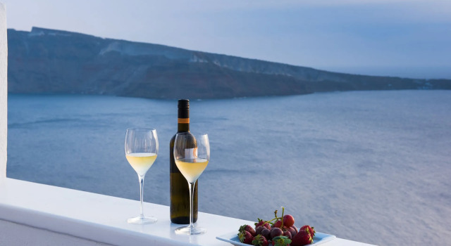 Двухместная вилла с видом на горы Hyperion Oia Suites
