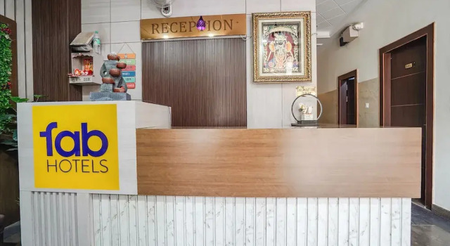 Fabhotel Shri Giriraj Ji Dham