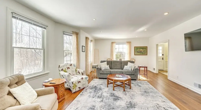 Коттедж Bright Home Near Pine Lake w/ Deck & Yard