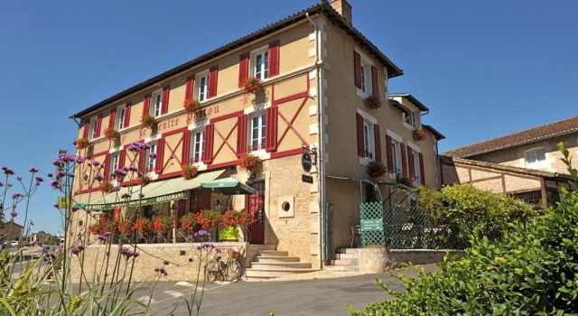 Logis Auberge le centre poitou, Забронировать Хостел Куломбье Вьен