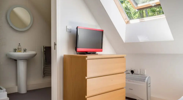 The Annexe, Book Pension Cheltenham 