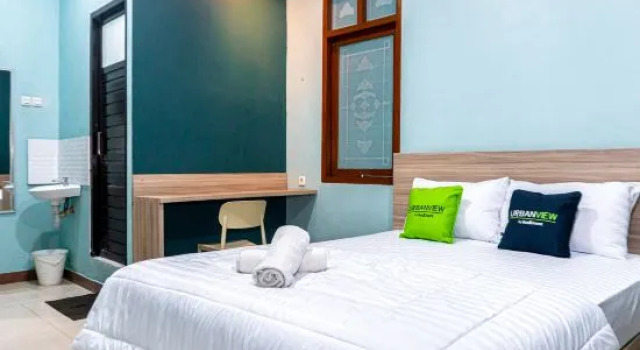 Urbanview Hotel Ultima Logam Bandung