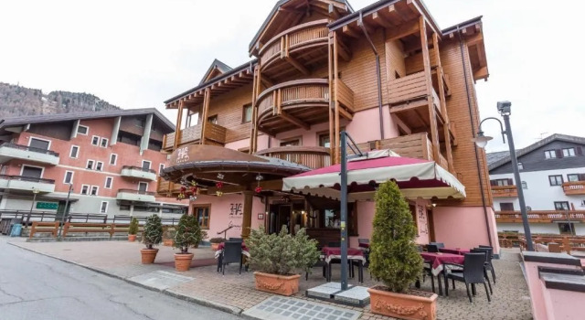 Hotel Arisch, Забронировать Отель Априка Valtellina, рядом с Бугельный подъёмник Квадри (нижняя станция)