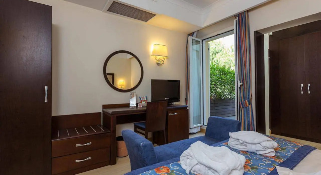 Hotel Luna Riccione e Aqua Spa Only Adults +12, Забронировать Курортный отель Отели Риччоне 4 звезды, 4*