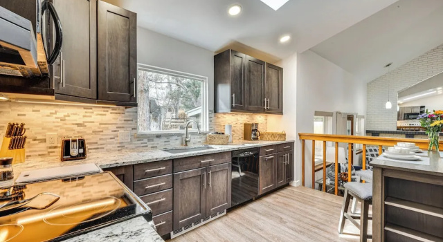 Коттедж с 3 комнатами 10 Mi to Denver: Pet-friendly Arvada Home w/ Yard!