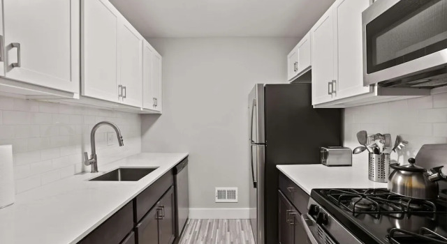 2BR 1BA Apartment With Great Amenities, Забронировать Апартаменты/квартира Рочестер-Хиллс Detroit Metropolitan Area