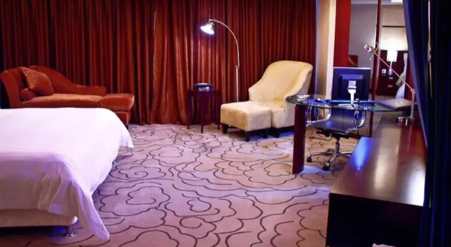 Zhuhai Jiali Hotel, Rezerwuj Hotel Hotele w Zhuhai z parkingiem, Parking