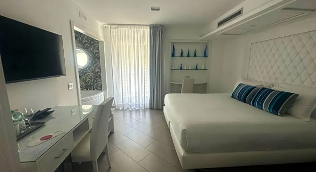 Двухместный номер с джакузи Hotel Tasso Suites & Spa