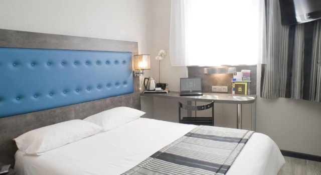 Двухместный номер Comfort Hôtel Carré Vieux Port