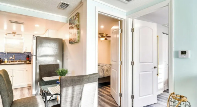 Remodeled Seminole Apt + Yard: 3 Mi to Beach!, Book Hotel 3-stjernede hoteller i Seminole, 3*