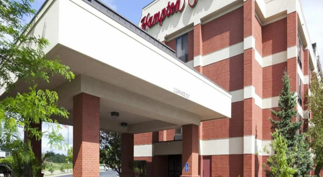 Кровать в общем номере Hampton Inn Minneapolis Northwest Maple Grove