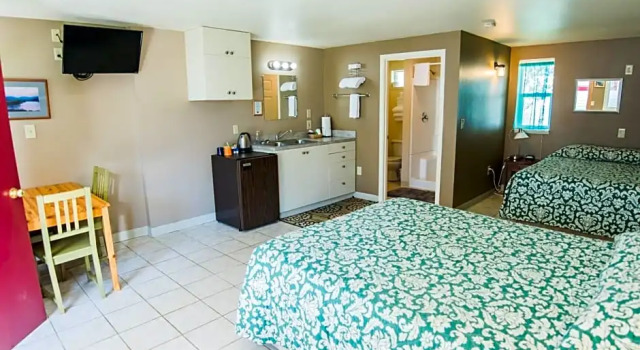 Четырёхместный номер Standard Riverwalk Park Inn