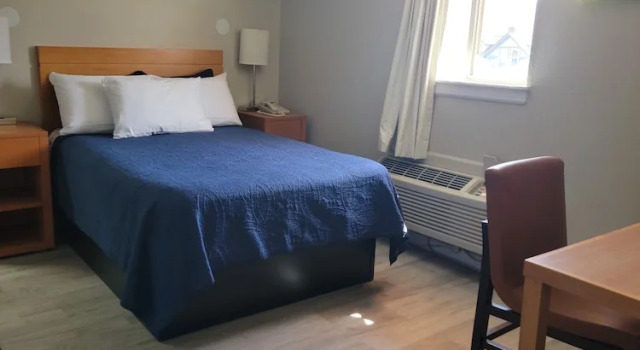 Семейный коттедж с видом на горы Garden of the Gods Motel