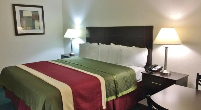 Номер Standard Travel Inn & Suites