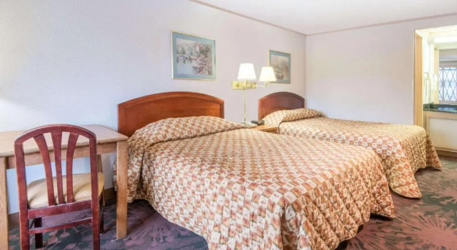 Номер Deluxe Knights Inn Canton