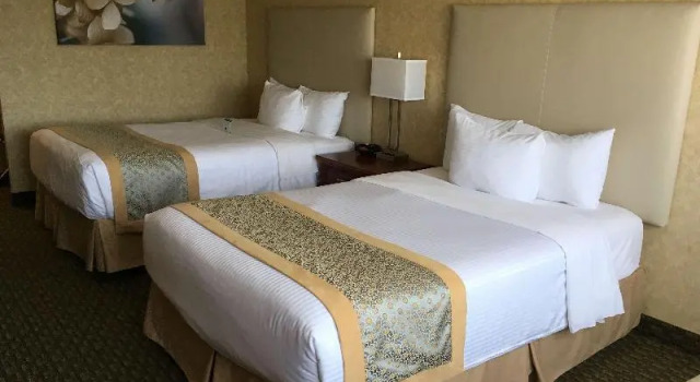 Четырёхместный номер Standard Best Western Voyageur Place Hotel