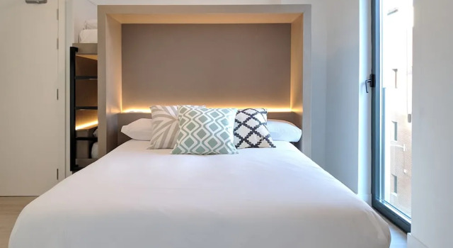 Двухместный полулюкс Broz Hostel