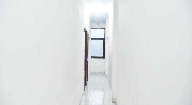 RedDoorz @ Pettarani Square, Book Guesthouse Hotels in Sulawesi with Parking, Parking