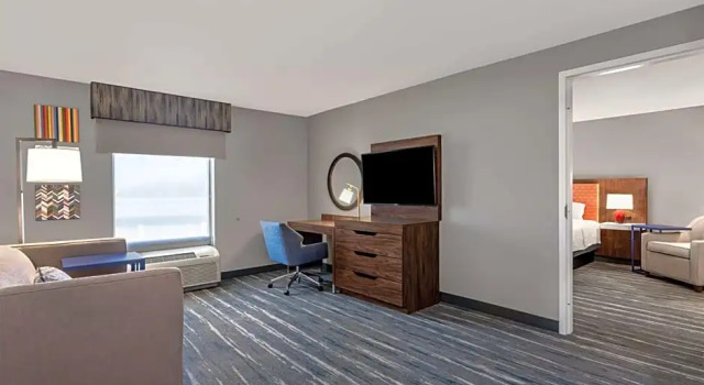 Люкс Hampton Inn & Suites Richmond