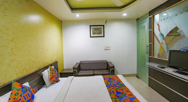 OYO 1552 Hotel Midland, Забронировать Отель Отели штата Махараштры 3 звезды, 3*