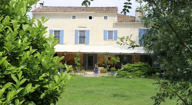 Le Mas des Cerisiers JACUZZI et SAUNA inclus pour tous les logements, Prenota Affittacamere Hotel SPA a ViaRhona, SPA