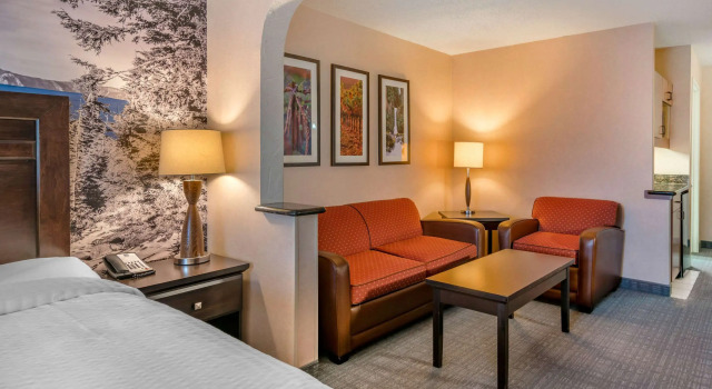 Двухместный люкс Clarion Pointe Medford